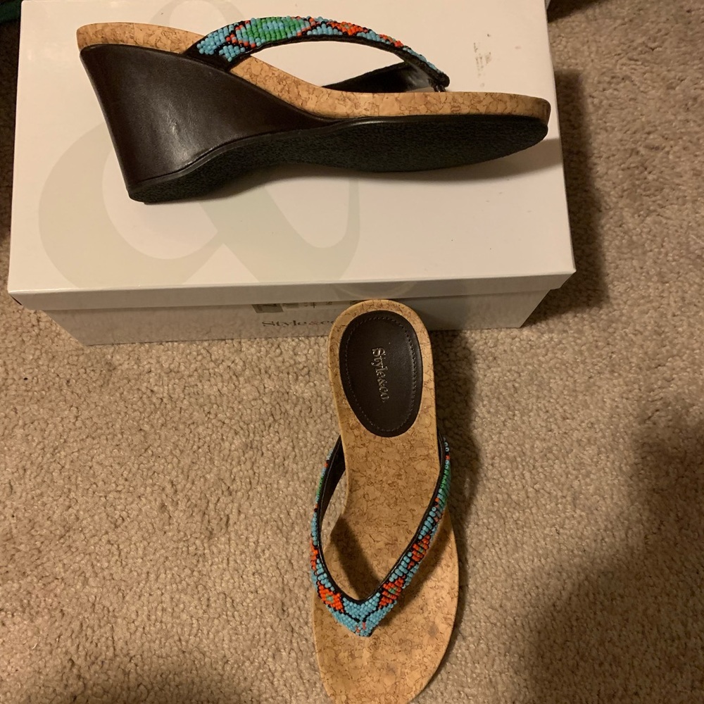 Brown wedge slides